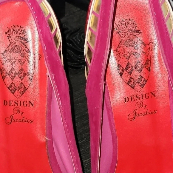 Pink suede platform red bottom pumps - Picture 5 of 8